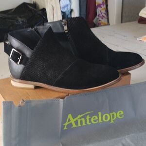 Antelope "Laran" Lazer Cut Leather/ Suede Bootie 40/9